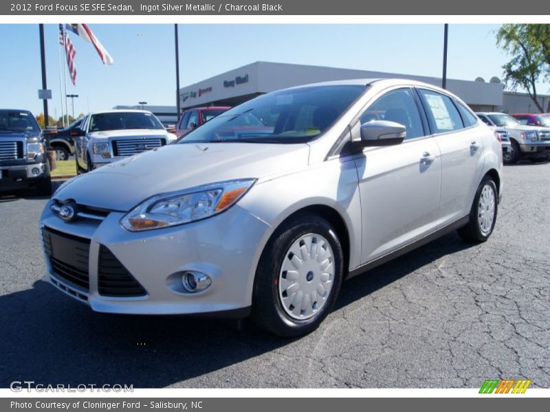 Front 3/4 View of 2012 Focus SE SFE Sedan