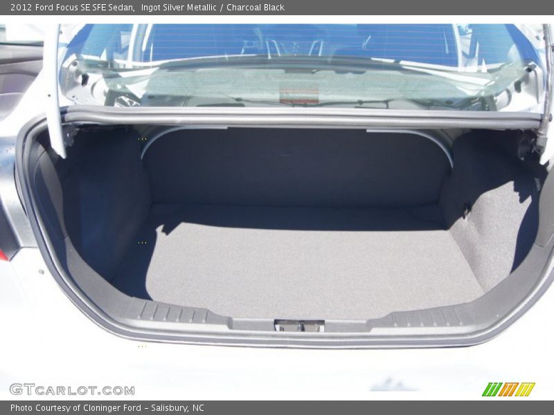 Ingot Silver Metallic / Charcoal Black 2012 Ford Focus SE SFE Sedan