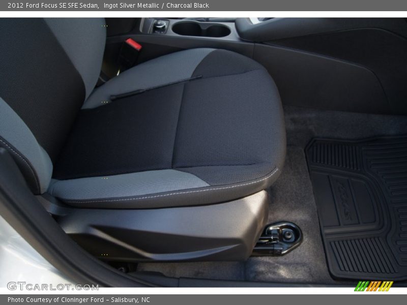 Ingot Silver Metallic / Charcoal Black 2012 Ford Focus SE SFE Sedan