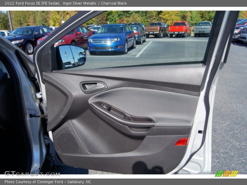 Ingot Silver Metallic / Charcoal Black 2012 Ford Focus SE SFE Sedan