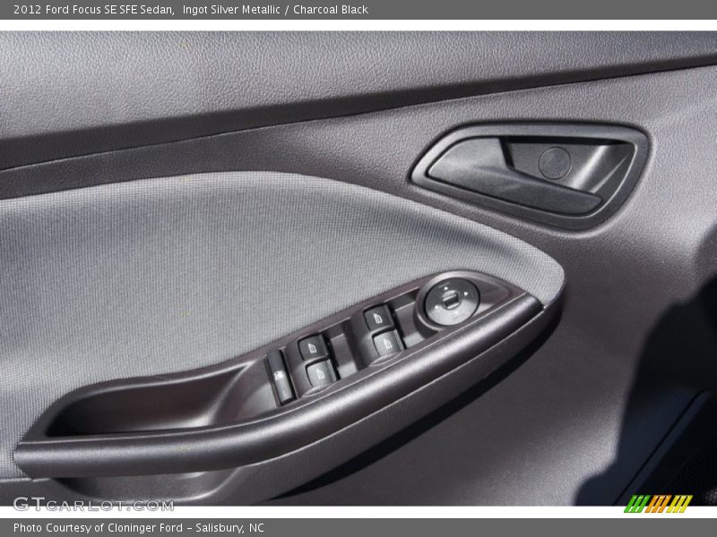 Ingot Silver Metallic / Charcoal Black 2012 Ford Focus SE SFE Sedan