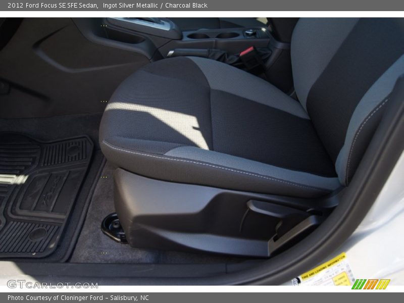 Ingot Silver Metallic / Charcoal Black 2012 Ford Focus SE SFE Sedan