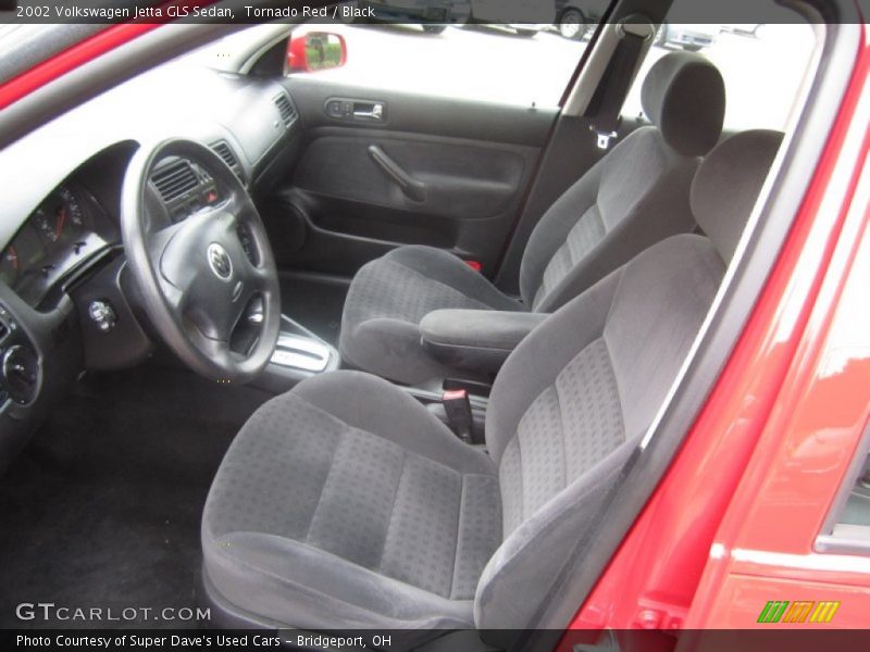 Tornado Red / Black 2002 Volkswagen Jetta GLS Sedan