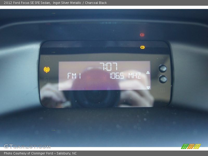Ingot Silver Metallic / Charcoal Black 2012 Ford Focus SE SFE Sedan