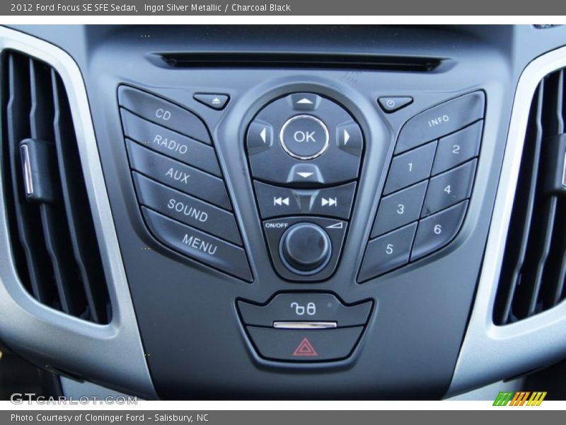 Ingot Silver Metallic / Charcoal Black 2012 Ford Focus SE SFE Sedan