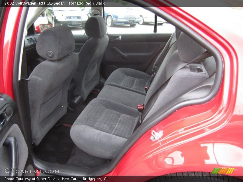 Tornado Red / Black 2002 Volkswagen Jetta GLS Sedan