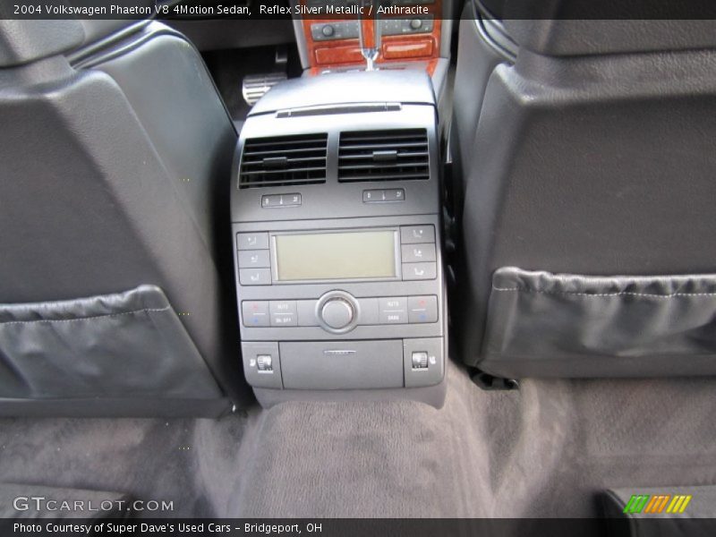 Reflex Silver Metallic / Anthracite 2004 Volkswagen Phaeton V8 4Motion Sedan