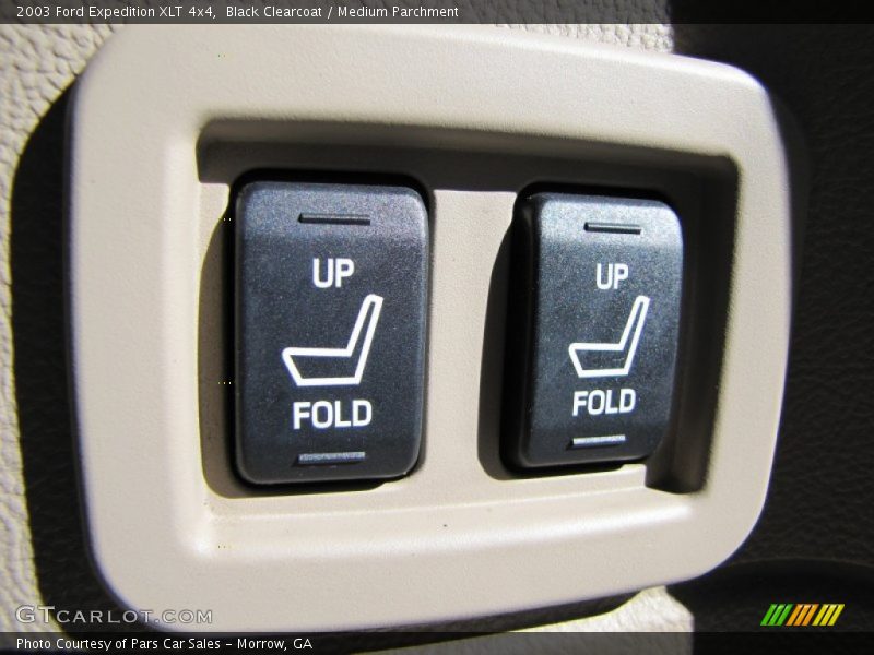 Black Clearcoat / Medium Parchment 2003 Ford Expedition XLT 4x4