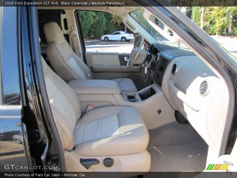Black Clearcoat / Medium Parchment 2003 Ford Expedition XLT 4x4