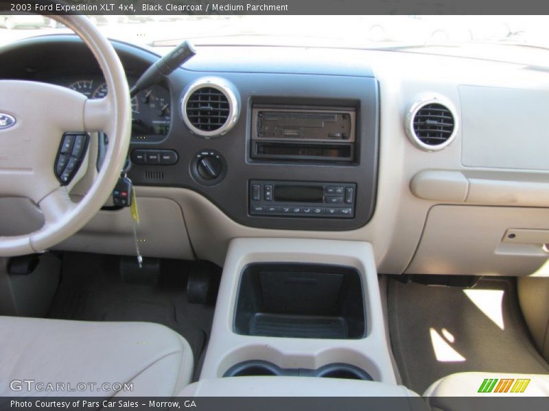 Black Clearcoat / Medium Parchment 2003 Ford Expedition XLT 4x4