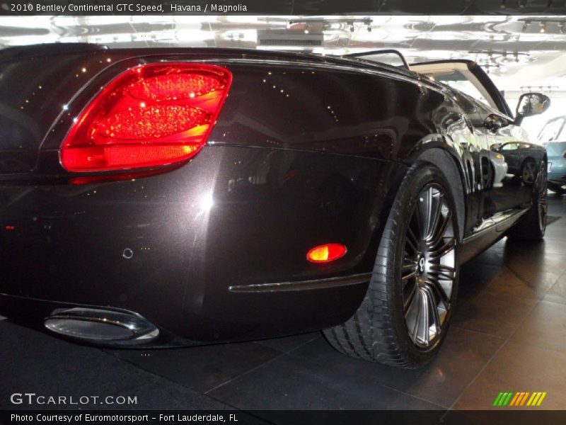 Havana / Magnolia 2010 Bentley Continental GTC Speed