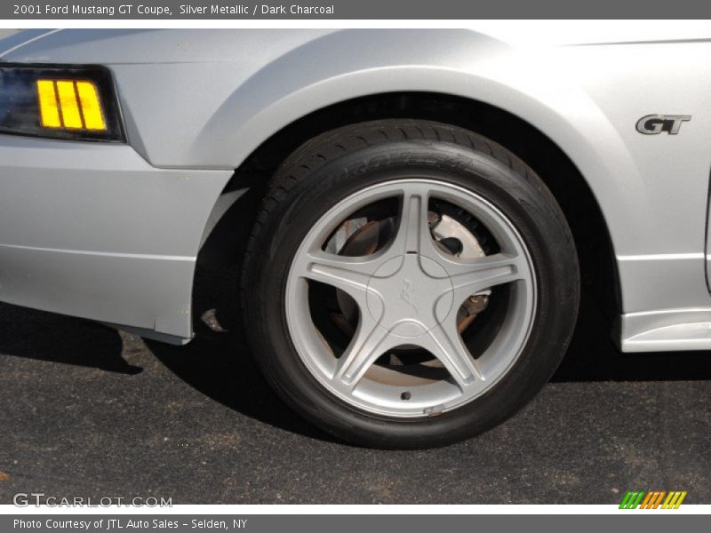 Silver Metallic / Dark Charcoal 2001 Ford Mustang GT Coupe