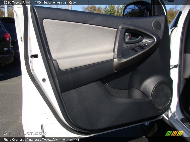 Super White / Ash Gray 2010 Toyota RAV4 I4 4WD