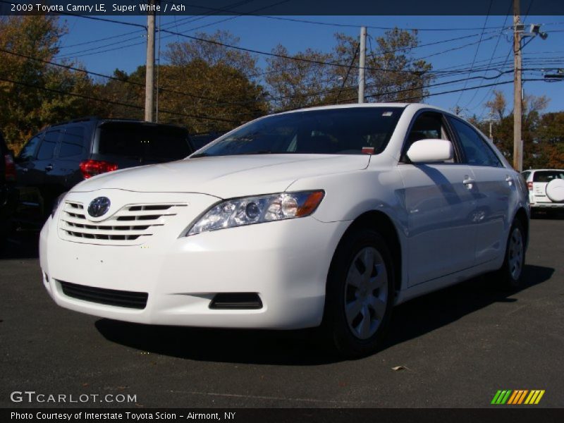 Super White / Ash 2009 Toyota Camry LE