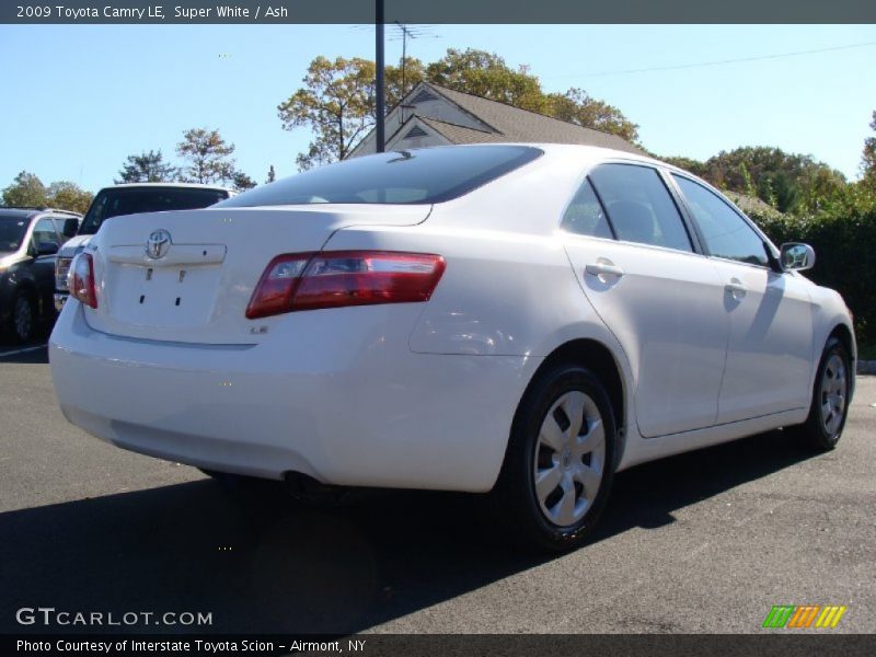 Super White / Ash 2009 Toyota Camry LE