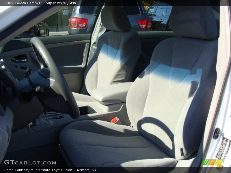 Super White / Ash 2009 Toyota Camry LE