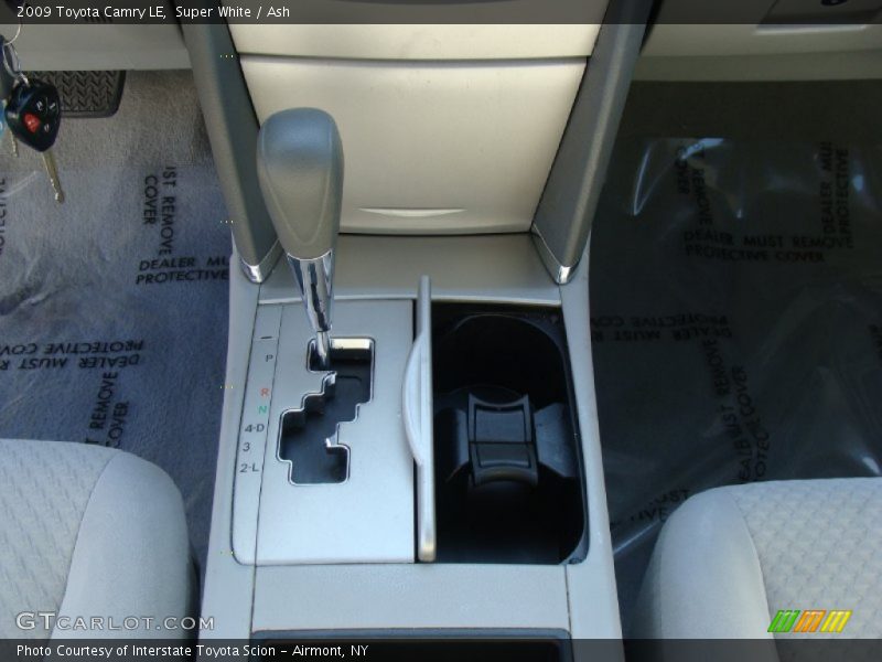 Super White / Ash 2009 Toyota Camry LE