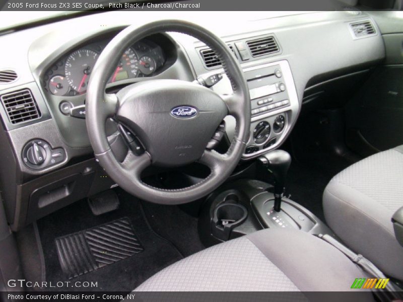Pitch Black / Charcoal/Charcoal 2005 Ford Focus ZX3 SES Coupe