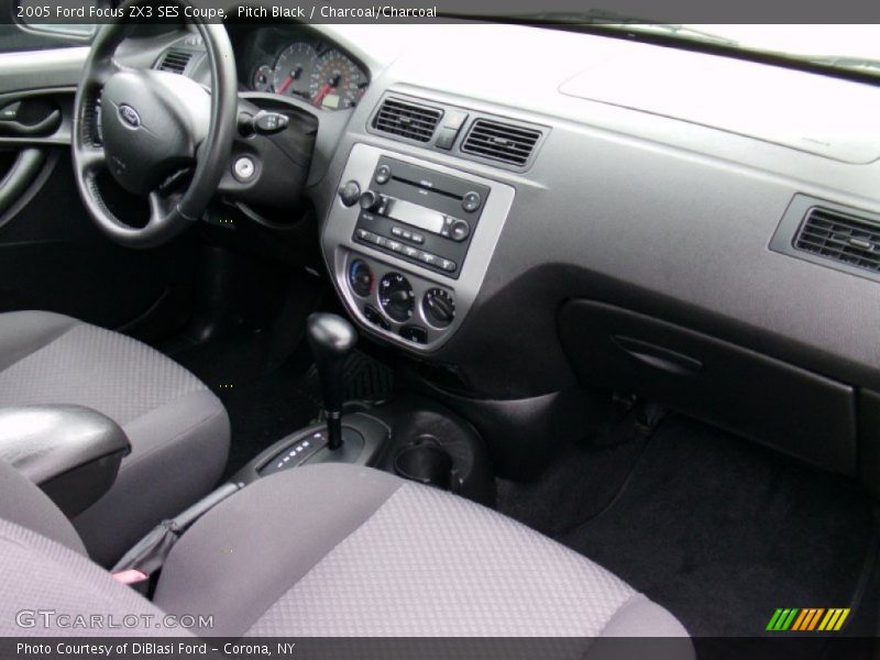 Pitch Black / Charcoal/Charcoal 2005 Ford Focus ZX3 SES Coupe