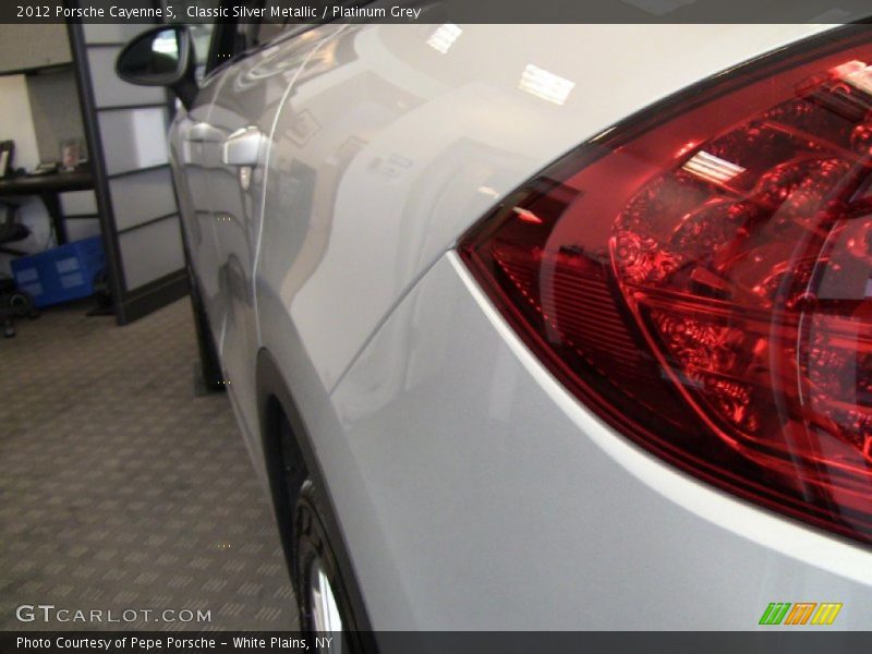 Classic Silver Metallic / Platinum Grey 2012 Porsche Cayenne S