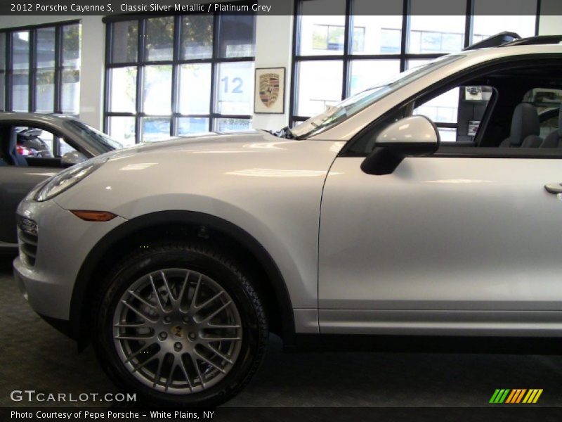 Classic Silver Metallic / Platinum Grey 2012 Porsche Cayenne S