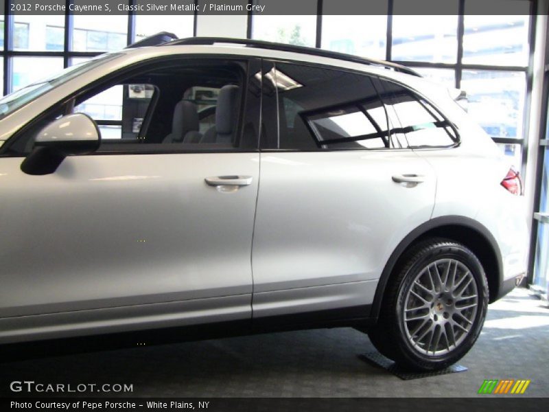 Classic Silver Metallic / Platinum Grey 2012 Porsche Cayenne S