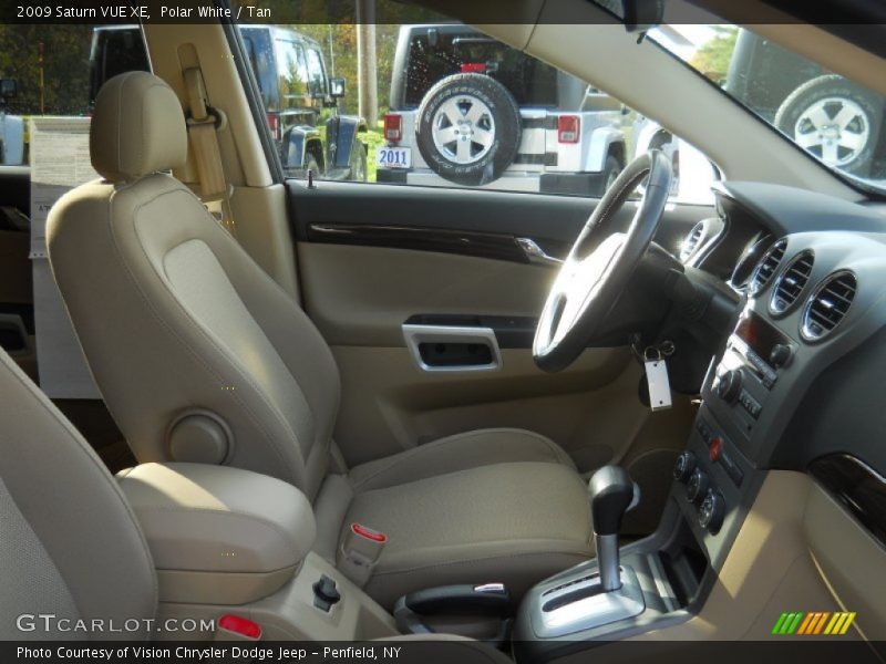 Polar White / Tan 2009 Saturn VUE XE