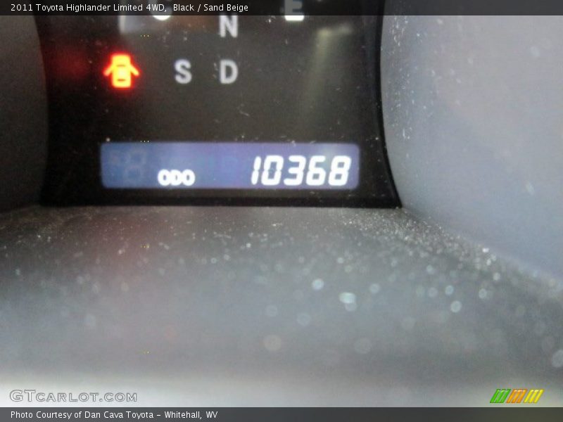 Black / Sand Beige 2011 Toyota Highlander Limited 4WD