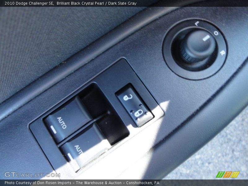 Brilliant Black Crystal Pearl / Dark Slate Gray 2010 Dodge Challenger SE