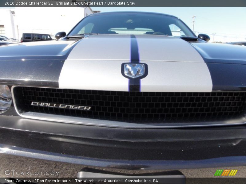 Brilliant Black Crystal Pearl / Dark Slate Gray 2010 Dodge Challenger SE