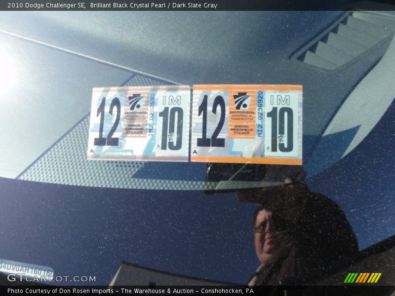 Brilliant Black Crystal Pearl / Dark Slate Gray 2010 Dodge Challenger SE