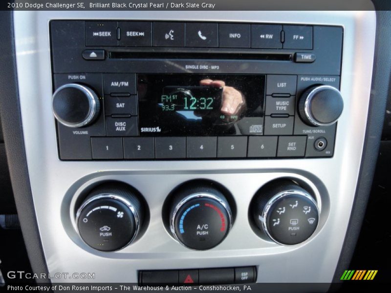Brilliant Black Crystal Pearl / Dark Slate Gray 2010 Dodge Challenger SE
