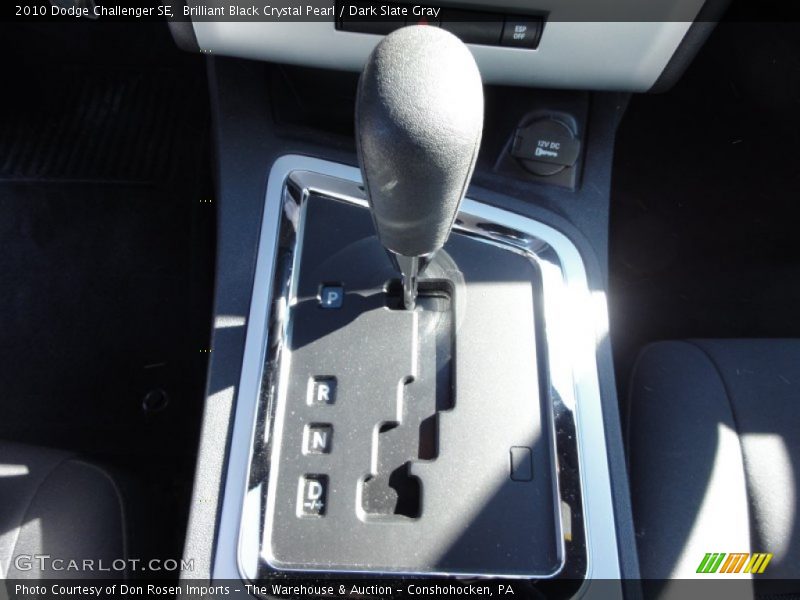 Brilliant Black Crystal Pearl / Dark Slate Gray 2010 Dodge Challenger SE