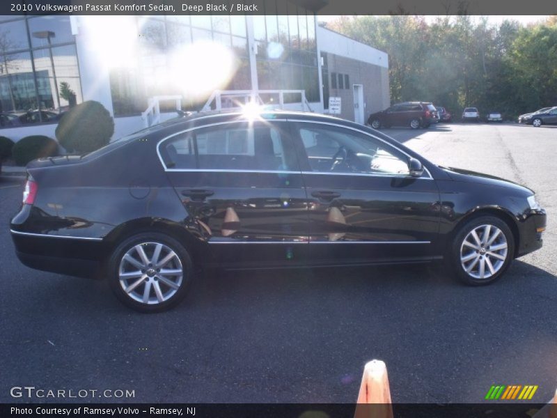 Deep Black / Black 2010 Volkswagen Passat Komfort Sedan