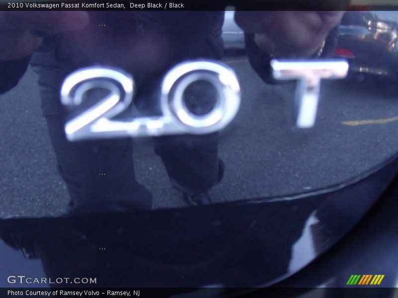 Deep Black / Black 2010 Volkswagen Passat Komfort Sedan