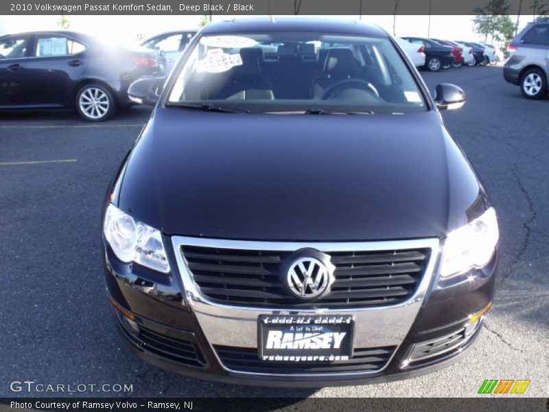 Deep Black / Black 2010 Volkswagen Passat Komfort Sedan