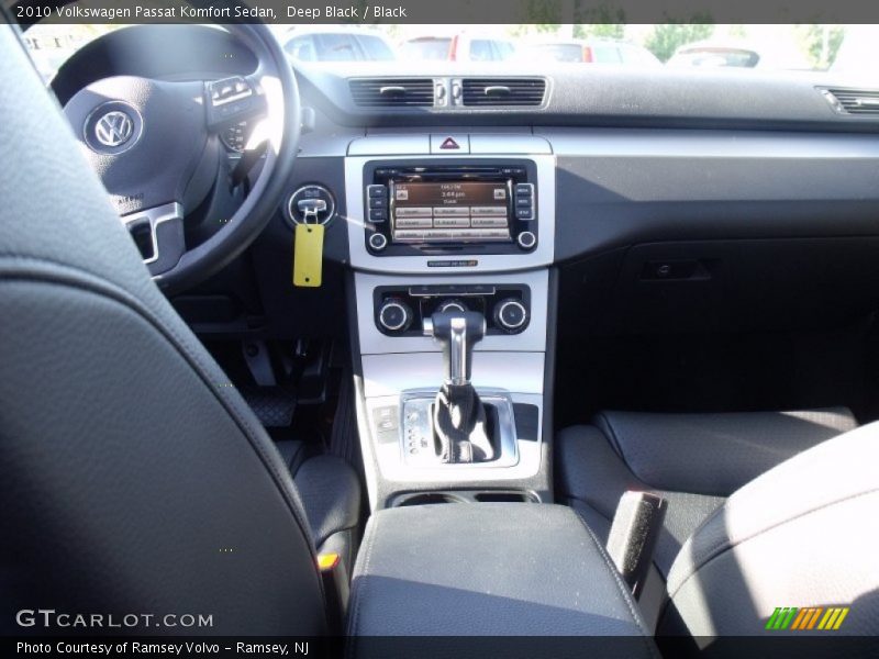 Deep Black / Black 2010 Volkswagen Passat Komfort Sedan