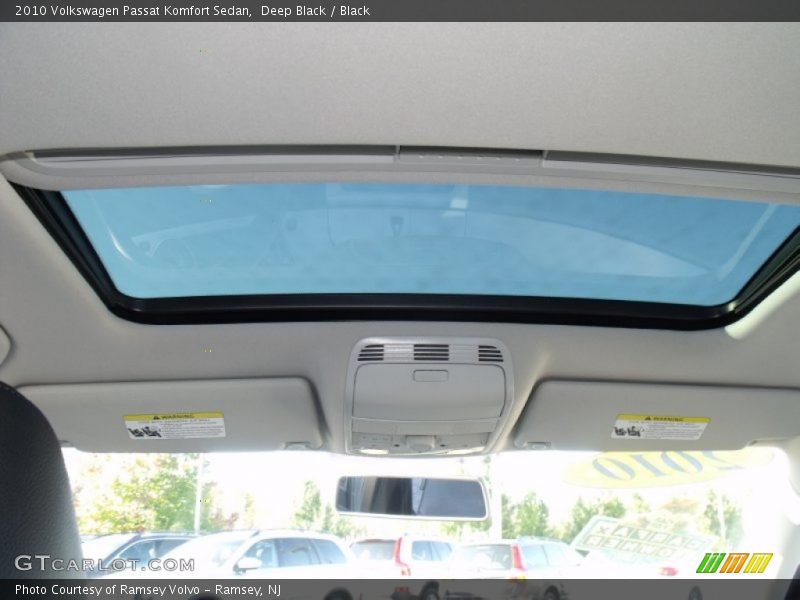 Deep Black / Black 2010 Volkswagen Passat Komfort Sedan