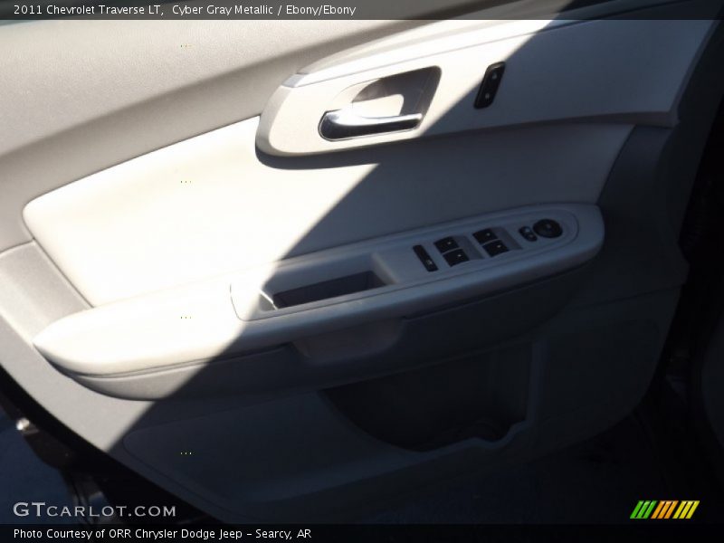 Cyber Gray Metallic / Ebony/Ebony 2011 Chevrolet Traverse LT