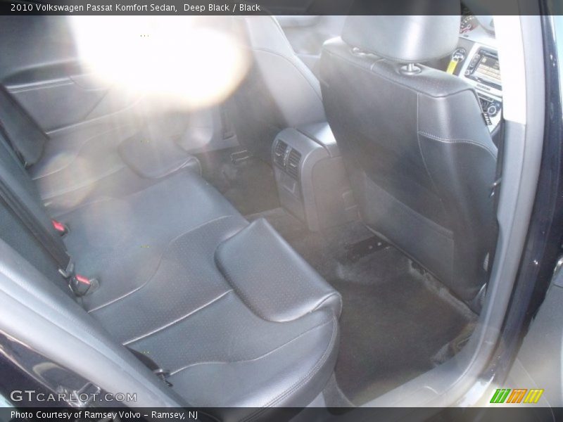 Deep Black / Black 2010 Volkswagen Passat Komfort Sedan