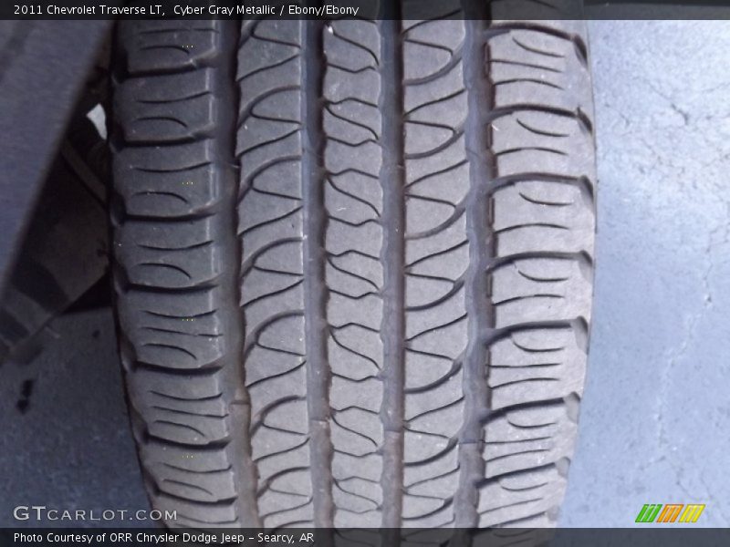 Cyber Gray Metallic / Ebony/Ebony 2011 Chevrolet Traverse LT