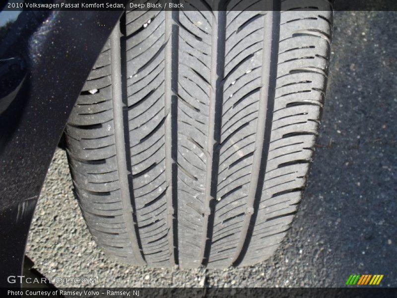 Deep Black / Black 2010 Volkswagen Passat Komfort Sedan