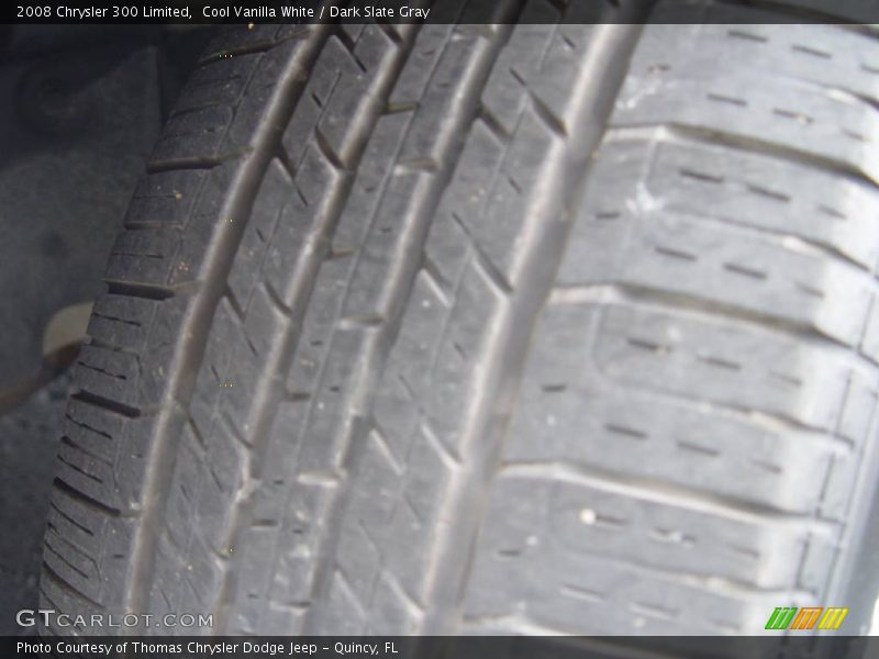 Cool Vanilla White / Dark Slate Gray 2008 Chrysler 300 Limited