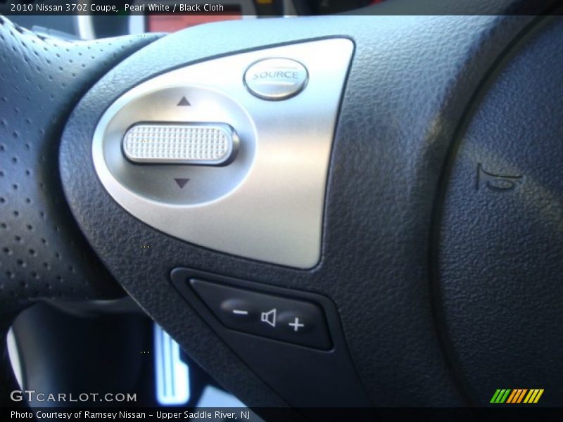 Pearl White / Black Cloth 2010 Nissan 370Z Coupe