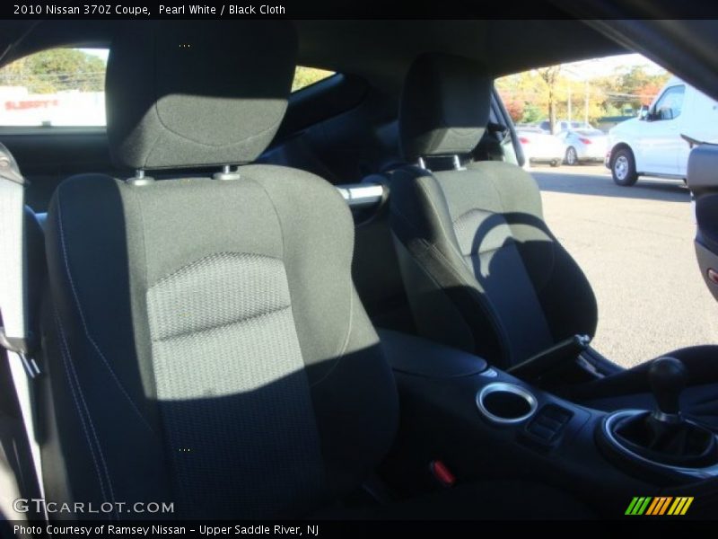 Pearl White / Black Cloth 2010 Nissan 370Z Coupe
