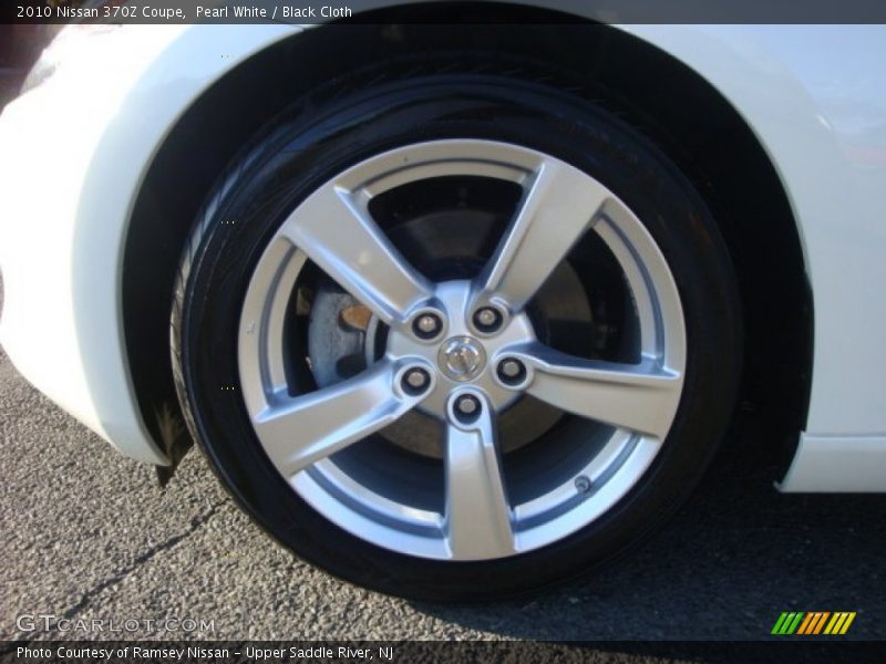 Pearl White / Black Cloth 2010 Nissan 370Z Coupe