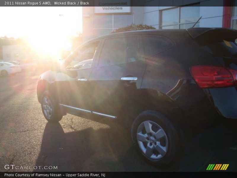 Wicked Black / Black 2011 Nissan Rogue S AWD