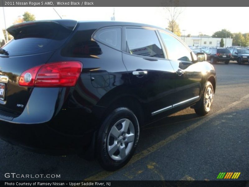 Wicked Black / Black 2011 Nissan Rogue S AWD