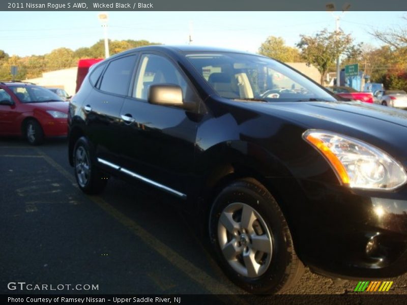 Wicked Black / Black 2011 Nissan Rogue S AWD