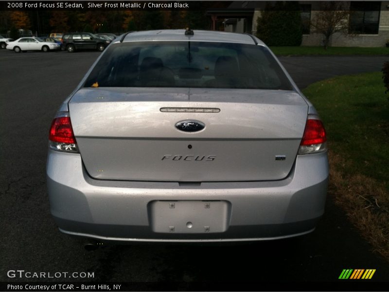 Silver Frost Metallic / Charcoal Black 2008 Ford Focus SE Sedan